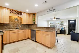 19049 SE Robert Dr, Jupiter, FL 33469 - Photo 8