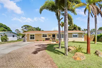 19049 SE Robert Drive, Jupiter, FL 33469 - Photo 2