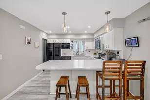 1570 NE 30th Pl, Oakland Park, FL 33334 - Photo 16