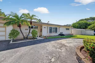 1570 NE 30th Pl, Oakland Park, FL 33334 - Photo 4