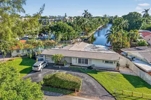 1570 NE 30th Pl, Oakland Park, FL 33334 - Photo 2