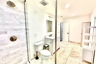 1742 NE 7th St, Fort Lauderdale, FL 33304 - Photo 12