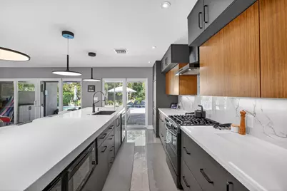 1721 NE 37th Street, Oakland Park, FL 33334 - Photo 34