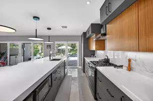 1721 NE 37th St, Oakland Park, FL 33334 - Photo 34