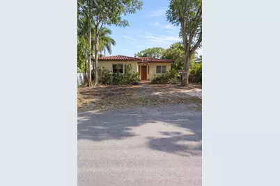 601 NW 7th Street, Dania Beach, FL 33004 - Photo 1