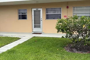 2102 NE 1st Way, Boynton Beach, FL 33435 - Photo 2