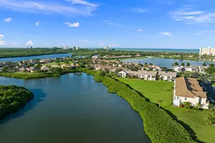 3225 S Lakeview Cir, Fort Pierce, FL 34949 - Photo 10