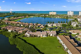 3225 S Lakeview Cir, Fort Pierce, FL 34949 - Photo 4