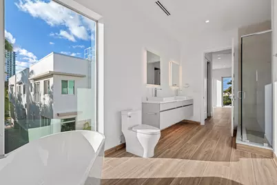 11 SE 11th Avenue, Fort Lauderdale, FL 33301 - Photo 8