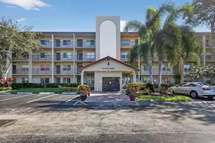 901 SW 128th Terrace, Pembroke Pines, FL 33027 - Photo 2