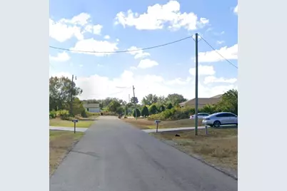 6006 Flora Avenue N, Lehigh Acres, FL 33971 - Photo 6