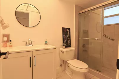 1000 NE 12th Avenue #106, Hallandale Beach, FL 33009 - Photo 8