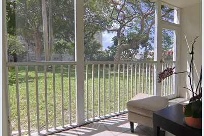 1000 NE 12th Avenue #106, Hallandale Beach, FL 33009 - Photo 28