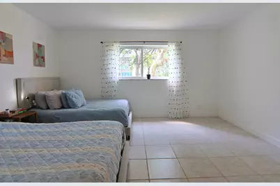 1000 NE 12th Avenue #106, Hallandale Beach, FL 33009 - Photo 6