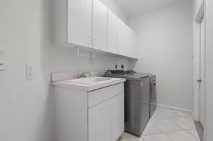 7835 NW 78th Ave, Tamarac, FL 33321 - Photo 14