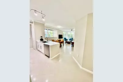 225 NE 1st Street #202, Delray Beach, FL 33444 - Photo 4