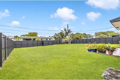 8781 NW 15th Street, Pembroke Pines, FL 33024 - Photo 12