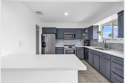 8781 NW 15th Street, Pembroke Pines, FL 33024 - Photo 6
