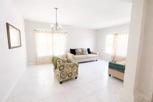 1003 Mystery Cir, Davenport, FL 33837 - Photo 2