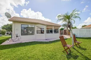9709 Sunny Isle Cir, Boca Raton, FL 33428 - Photo 14