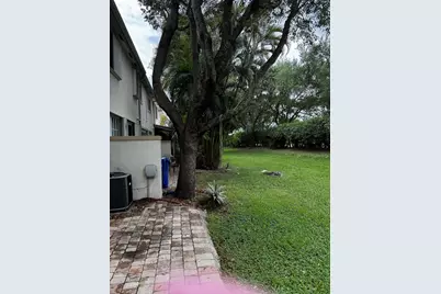 1868 NW 79th Way, Pembroke Pines, FL 33024 - Photo 4