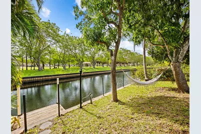 1320 SW 55th Avenue, Plantation, FL 33317 - Photo 4