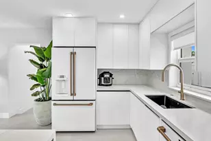 209 NE 27th Dr, Wilton Manors, FL 33334 - Photo 14