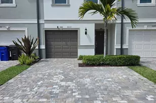 3213 Watercress Dr, Lauderdale Lakes, FL 33311 - Photo 2