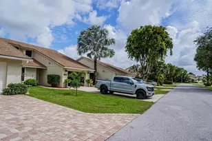 11894 Donlin Dr, Wellington, FL 33414 - Photo 4