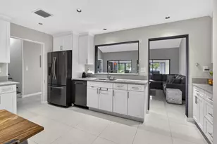 11894 Donlin Dr, Wellington, FL 33414 - Photo 14