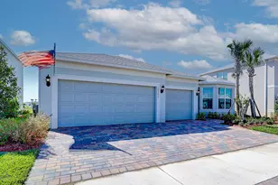 10306 SW Green Turtle Ln, Port Saint Lucie, FL 34987 - Photo 14