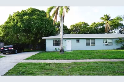 233 SE 26th Avenue, Boynton Beach, FL 33435 - Photo 2