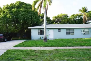 233 SE 26th Ave, Boynton Beach, FL 33435 - Photo 2