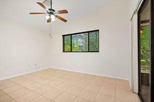 7039 Golf Pointe Cir, Tamarac, FL 33321 - Photo 8