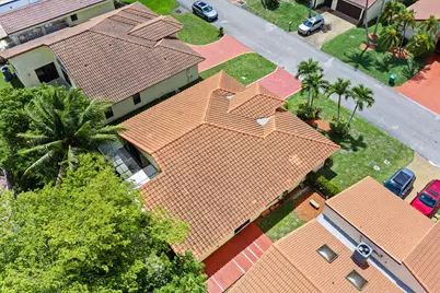 7039 Golf Pointe Circle, Tamarac, FL 33321 - Photo 30