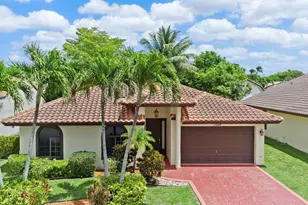 7039 Golf Pointe Cir, Tamarac, FL 33321 - Photo 1