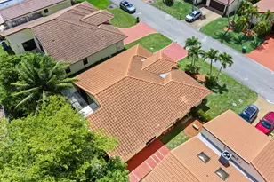 7039 Golf Pointe Cir, Tamarac, FL 33321 - Photo 30