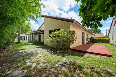 7039 Golf Pointe Circle, Tamarac, FL 33321 - Photo 26