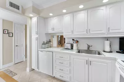 2515 NE 2nd Court #405, Boynton Beach, FL 33435 - Photo 6