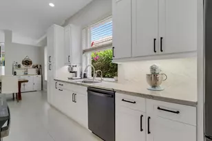 167 E Hampton Way, Jupiter, FL 33458 - Photo 12