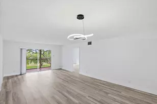 700 SW 128th Ave, Pembroke Pines, FL 33027 - Photo 10