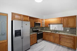 700 SW 128th Ave, Pembroke Pines, FL 33027 - Photo 1