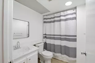 700 SW 128th Ave, Pembroke Pines, FL 33027 - Photo 14