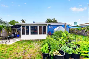 1010 Churchill Cir S, West Palm Beach, FL 33405 - Photo 18
