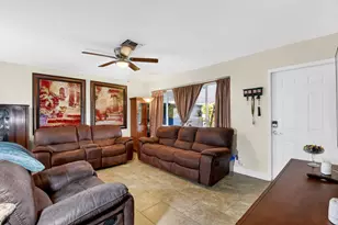 1010 Churchill Cir S, West Palm Beach, FL 33405 - Photo 6