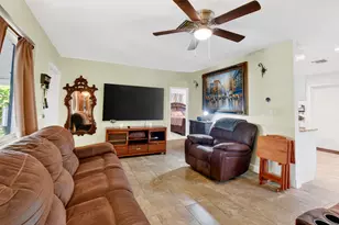 1010 Churchill Cir S, West Palm Beach, FL 33405 - Photo 8