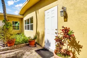 2207 NE 33rd Ave, Fort Lauderdale, FL 33305 - Photo 2