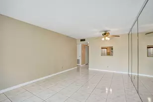 9460 Sunrise Lakes Blvd, Sunrise, FL 33322 - Photo 10