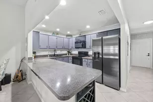 39 Bethesda Park Cir, Boynton Beach, FL 33435 - Photo 4