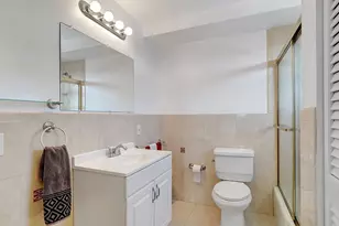 427 Golden Isles Dr, Hallandale Beach, FL 33009 - Photo 24
